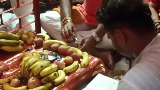 दक्षिणेश्वर महावीर बाबा मंदिर में जन्माष्टमी का पर्व धूमधाम से मनाया गया। मंदिर में श्रद्धालुओं की भारी भीड़ उमड़ी। 