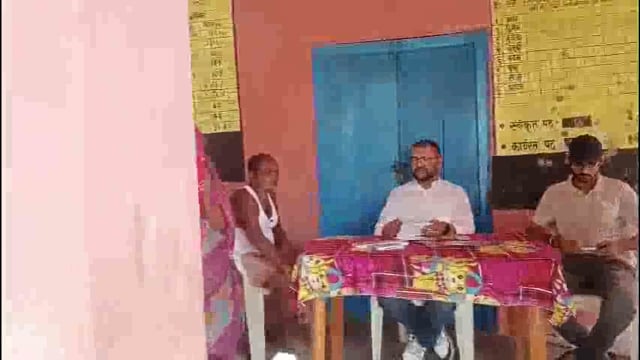 निशुल्क स्वास्थ्य जांच शिविर का आयोजन, डेढ़ सौ मरीजों को दी गई दवाई।