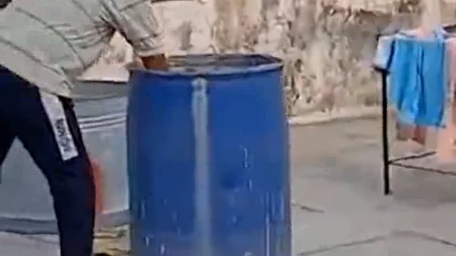 एक बार फिर नीला ड्रम  चर्चा का विषय बना हुआ है। यूपी के लड़के की लाश मिली राजस्थान में नीले ड्रम में