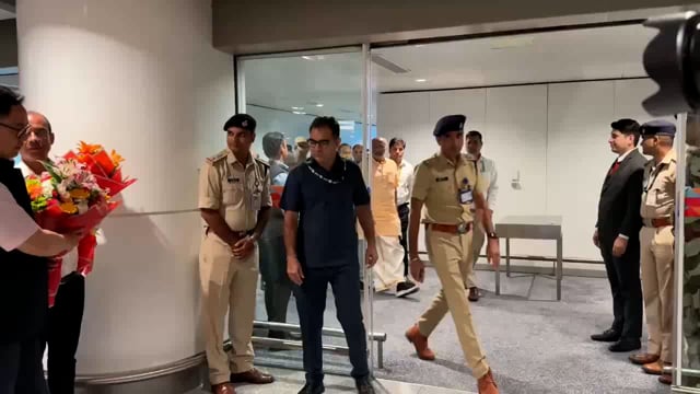 एनडीए के उपराष्ट्रपति पद के उम्मीदवार सी. पी. राधाकृष्णन दिल्ली पहुँचे

नई दिल्ली:#politics