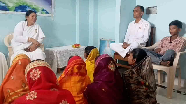 सिरदला सेवा केंद्र में ज्ञान योग का अभ्यास और मुरली क्लास कराया गया