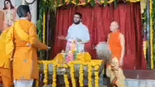 वृंदावन के राधा दामोदर दास मंदिर में भगवान का छठी उत्सव बड़े ही हर्ष और उल्लास के साथ मनाया गया