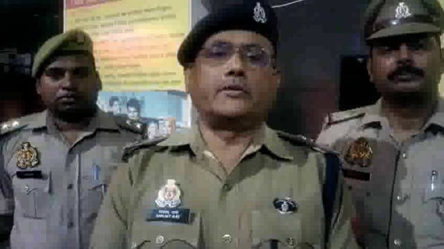 हथिगवां पुलिस के साथ हुई मुठभेड़ में 02 अभियुक्तों के पैर में गोली लगी व एक अन्य गिरफ्तार अपर पुलिसअधीक्षक का बयान बाइट,