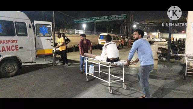 खाना बनाते समय बड़ा हादसा सिलेंडर लीक होने से लगी आग एक ही परिवार के 14 लोग झुलसे हड़कंप