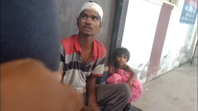 मथुरा रेलवे स्टेशन से 1 साल की बच्ची का हुआ अपहरण, आरपीएफ और जीआरपी थाना पुलिस में मचा हड़कंप, सीसीटीवी फुटेज की आधार पर बच्ची की तलाश में जुटी पुलिस।