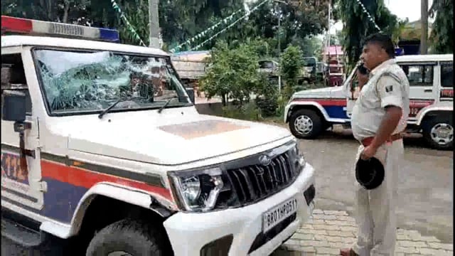 बकरी चोरी की सूचना पर पहुंचे डायल 112 पुलिस पर हमला, चार पुलिसकर्मी जख्मी।