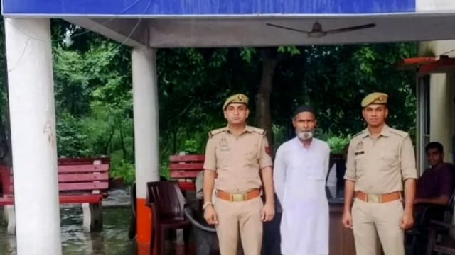 नौहझील पुलिस ने बलात्कार के मामले में वांछित चल रहे आरोपी तांत्रिक को किया गिरफ्तार।