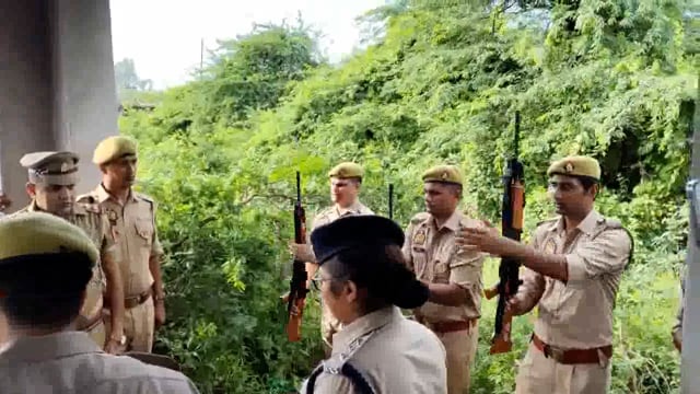 ट्रैफिक पुलिस कर्मी का सम्मान के साथ किया गया दाह संस्कार, ड्यूटी करते समय स्विफ्ट गाड़ी ने मारी थी टक्कर