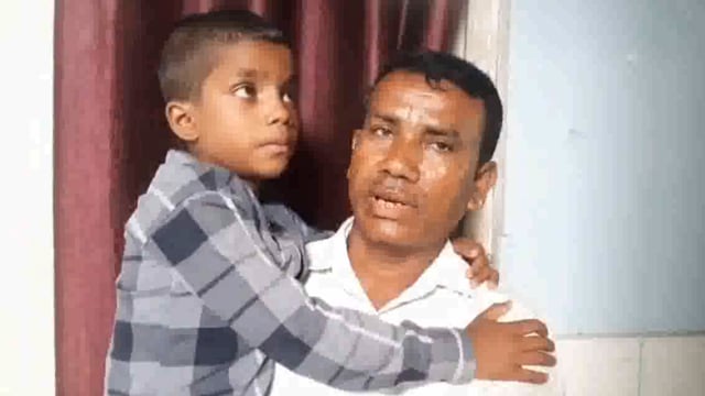 बुखार का इलाज या लापरवाही? बच्चे को लगा दिया रेबीज़ इंजेक्शन – वीडियो में देखें सच्चाई
#CM Nitish Kumar#swasthya mantri Mangal Pandey#civil surgeon doctor Vijay Kumar#DM Dharmendra Kumar