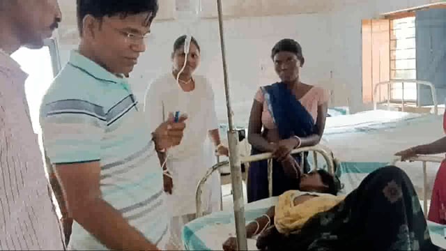 महिला डायरिया से पीड़ित प्राथमिक स्वास्थ्य केंद्र सिरदला में भर्ती