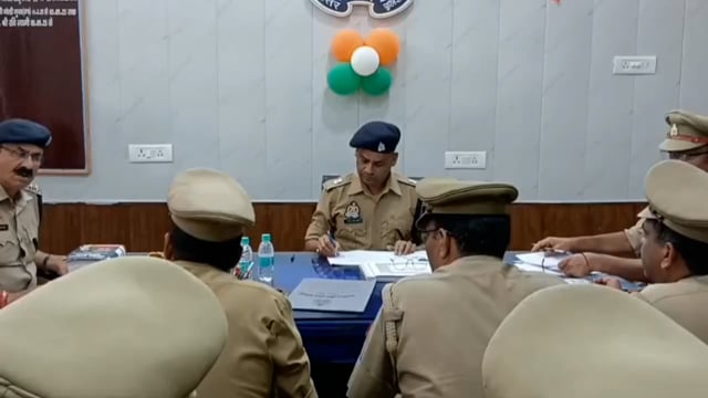 अपर पुलिस अधीक्षक सुरेश चंद्र रावत ने की गोवर्धन थाने की समीक्षा बैठक