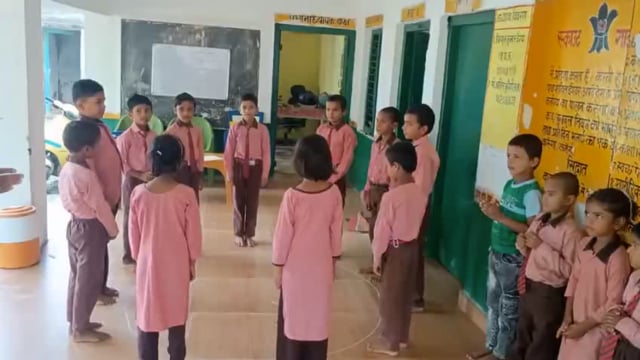 संग्रामपुर वि ख में एबीएसए शंशाक मिश्र केनिर्देशनमें प्रा स्कूल जगतीपुर में खेल विधि से कुरैशीनेअंग्रेजी पौधोकाज्ञानदिया