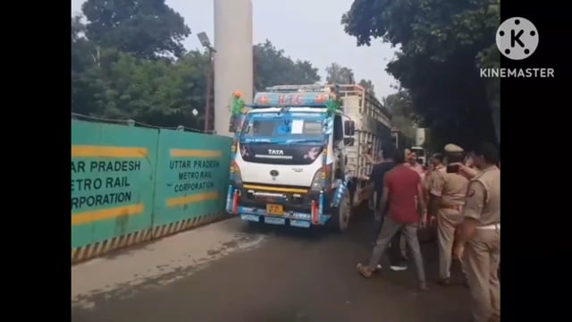 बाइक से गिरने पर बुजुर्ग महिला को ट्रक ने रौंदा हुई मौके पर मौत