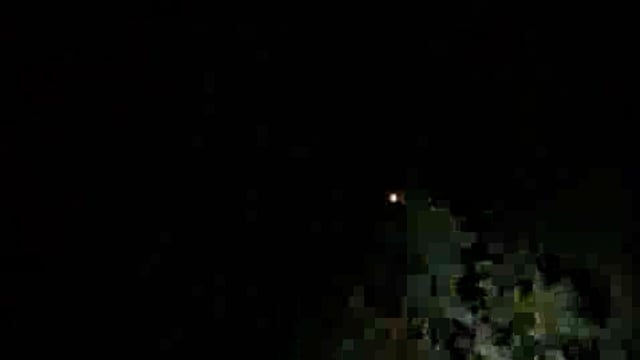 *जिला सुल्तानपुर गांव जादीपुर में महुए के पेड़ पर फंसा ड्रोन प्रशासन विभाग ड्रोन या और कुछ है जांच में जुटी हुई है ।