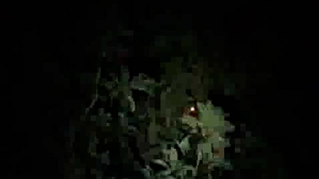 *जिला सुल्तानपुर गांव जादीपुर में महुए के पेड़ पर फंसा ड्रोन प्रशासन विभाग ड्रोन या और कुछ है जांच में जुटी हुई है ।