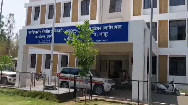 फुले नगर भागात जुगार अड्ड्यावर पोलिसांचा छापा,१४ लोकांवर गुन्हे दाखल