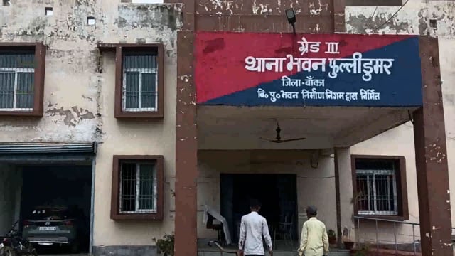 पुलिस ने अवैध बालू पर कार्रवाई करते हुए एक तीन पहिया वाहन को किया जप्त, अग्रिम कार्रवाई में जुटी पुलिस 