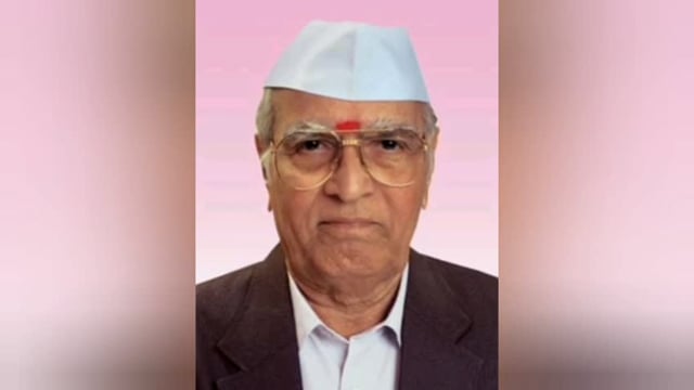 डॉ. श्री. नानासाहेब धर्माधिकारी प्रतिष्ठाना मार्फत दरवर्षी प्रमाणे यावर्षीही आटपाडीत राबविला जातोय 'निर्माल्य संकलन' उपक्रम.