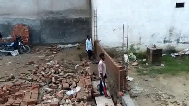 सई नदी की जद मे अवैध कब्जा निर्माण को डीएम ने ध्वस्त करने का आदेश
वंदन से बेल्हा देवी धाम मे १८३ लाख का दुरूपयोग 
डीएम शिव सहाय अवस्थी की बाइट