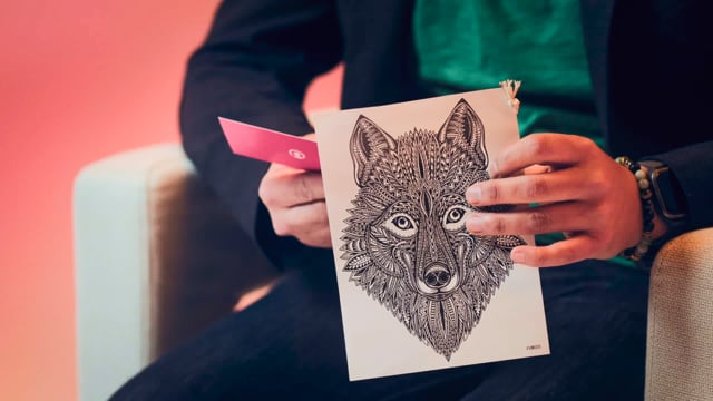 Porque nunca trabalharia num local onde não é permitido mostrar tatuagens?