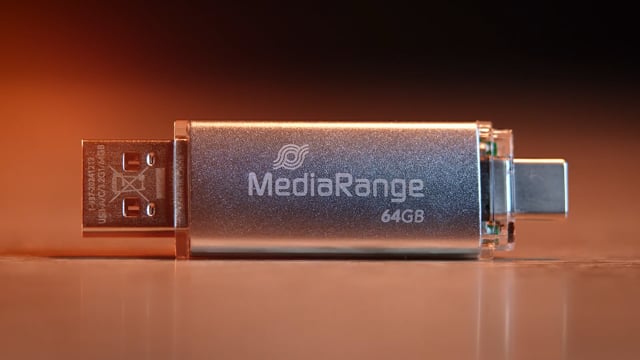 MediaRange USB 3.2 Gen 1 Combo Flash Drive with USB-A and USB-C®