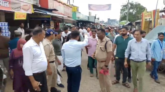 पीरान कलियर! पुलिस और प्रशासन की टीम ने मिलकर हटवाया अतिक्रमण!