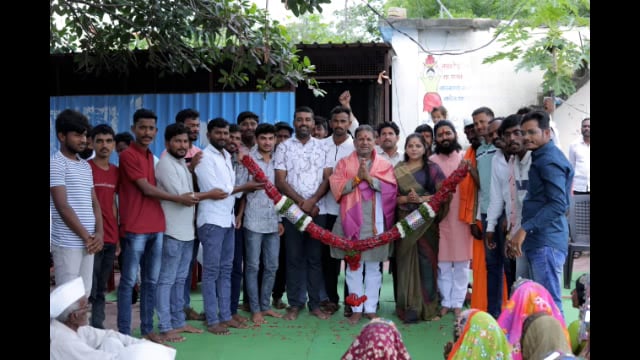 ऑल इंडिया बंजारा सेवा संघाचे महाराष्ट्र प्रदेशाध्यक्ष बापूराव राठोड यांचा जानापूर तांडा येथे सपत्नीक सत्कार