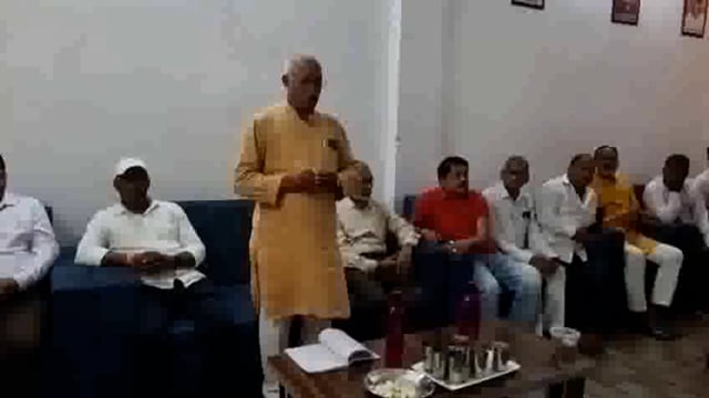 पिंटू सिंह के कार्यालय पर प्रधान संघ अध्यक्ष मुन्ना सिंह विजय पाल उपाध्याय ने शिक्षक दिवस मनाया शिक्षको को सम्मानित किया