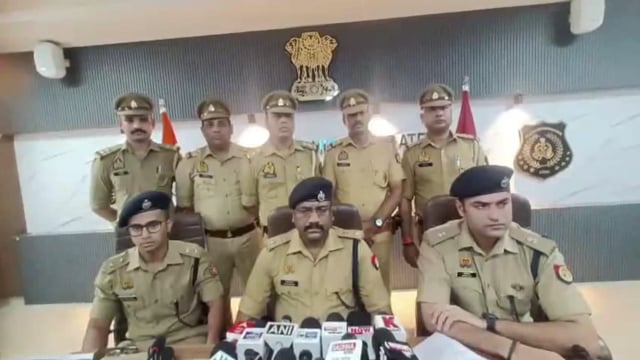 थाना हरी पर्वत एवं सर्विलांस टीम ने साइबर अपराध के विरुद्ध चलाई कार्रवाई पकड़े गए कई आरोपी डीसीपी सोनम कुमारजी= वाइट 