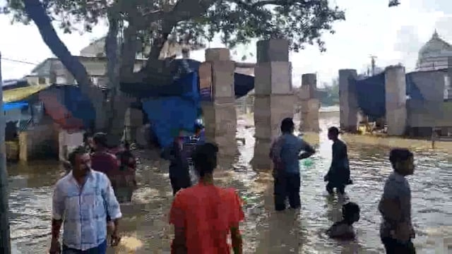 बाह बटेश्वर में मुख्य द्वारा भोलेबाबा मन्दिर पर पहुंची यमुना मैया 