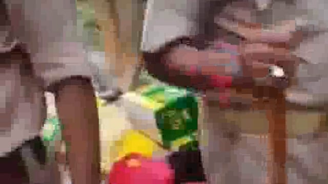 गौरीफंटा में यात्री बस पलटी, साइकिल सवार नेपाली मौत, आठ घायल