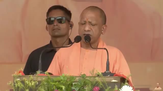 ➡️....जो सामग्री हम उत्तर प्रदेश में वितरित करते हैं,
उसी सामग्री को ही आज 48 ट्रकों के माध्यम से हम उत्तराखण्ड, हिमाचल और पंजाब के अपने बहन-भाइयों के लिए उपलब्ध करवा रहे हैं- यूपी मुख्यमंत्री, योगी आदित्यनाथ