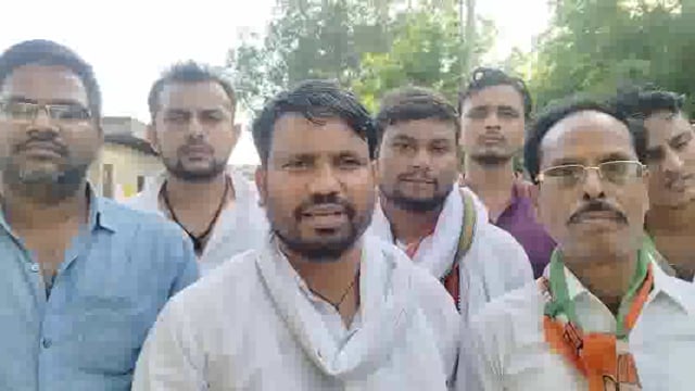        धनगर जी कर रहे हैं जनसेवा