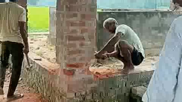 #ग्राम रामपुर कांदे महामाई के पुराने खाबो को तोड़कर फिर से नया निर्माण किया जा रहा है