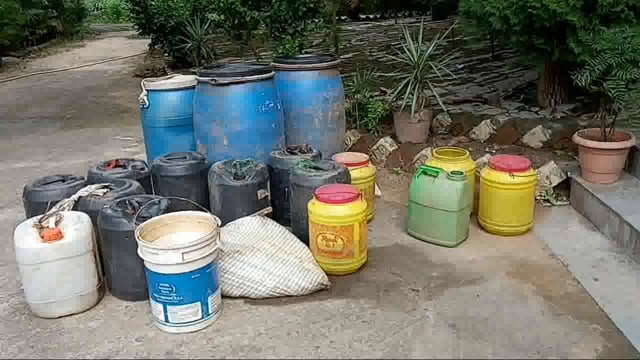 सिरदला पुलिस की बड़ी कार्रवाई 960 लीटर महुआ शराब किया बरामद धंधेबाज फरार