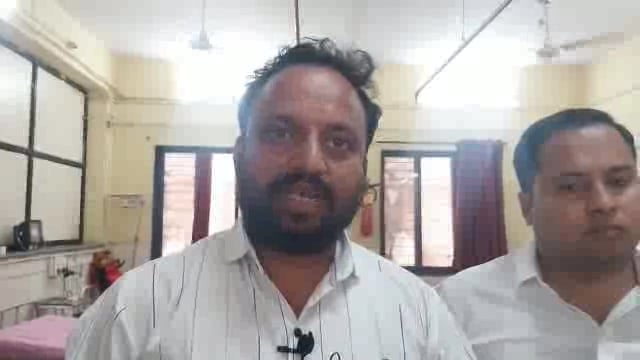 मोकाट कुत्र्यांचा बंदोबस्त करा अन्यथा नगरपालिका कार्यालयात भटकी कुत्री सोडू,अमित खंदारे