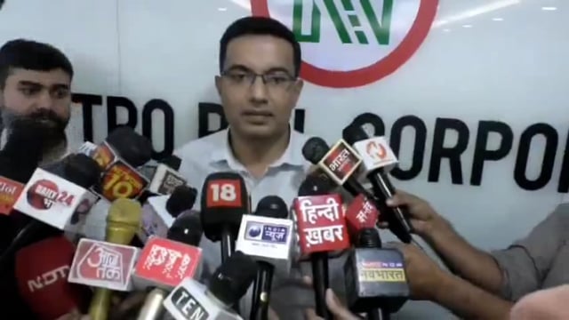 नोएडा: यात्रियों की सुविधा बढ़ाने के लिए एक महत्वपूर्ण कदम उठाते हुए, नोएडा मेट्रो रेल कॉर्पोरेशन (एनएमआरसी) ने घोषणा की है कि उसका आधिकारिक ऐप, "एनएमआरसी टिकट", अब#politics