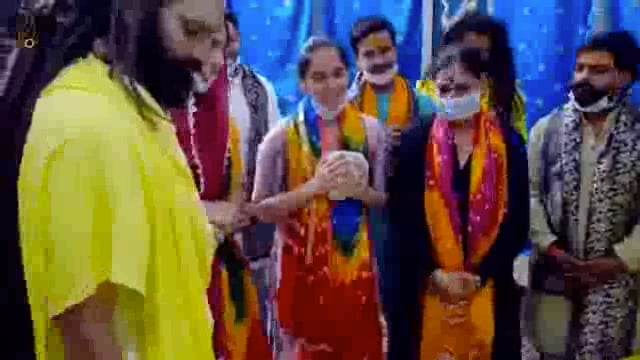 साइना नेहवाल वृंदावन पहुँचीं, प्रेमानंद महाराज से मार्गदर्शन लिया

मथुरा: ओलंपिक पदक विजेता और बैडमिंटन स्टार साइना नेहवाल हाल ही में आध्यात्मिक गुरु प्रेमानंद महाराज#politics