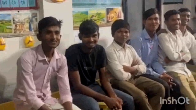 मुसळधार पावसामुळे शेगाव - टेमूर्डा मार्गावरील नाल्या वरून पाणी वाहत असल्याने  चार तास बस अडकली