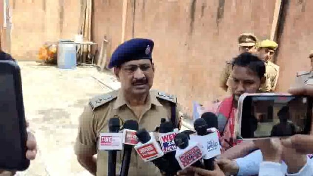  पूर्व ब्लाक प्रमुख की धारदार हथियार से वार कर की हत्या, घटना से क्षेत्र में मचा हड़कंप पुलिस प्रशासन मौके पर