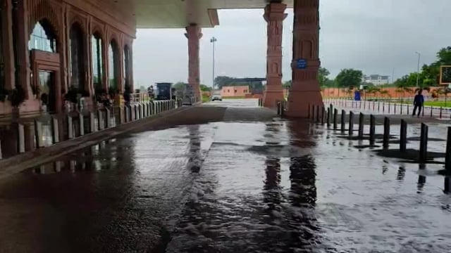 ➡️.......देखिये बरस रहा महर्षि वाल्मीकि एयरपोर्ट अयोध्या.  lll