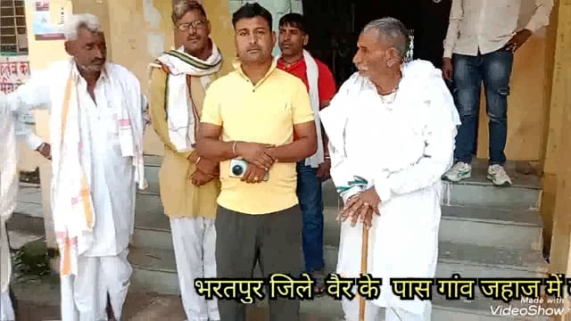 वैर कारस देव बाबा के मंदिर के चढ़ावें की राशि को लेकर  दो गुटों में विवाद,उपखंड अधिकारी को सौंपा  ज्ञापन