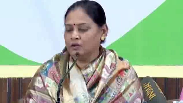 कांग्रेस विधायक गीता बरबड़ ने 'जासूसी' कैमरों का विरोध किया, महिला विधायकों को निशाना बनाने का आरोप लगाया

जयपुर: कांग्रेस विधायक गीता बरबड़ ने राज्य विधानसभा#politics