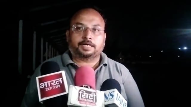 मेरठ में रामभद्राचार्य की कथा में इस्तेमाल हुए टेंट का ₹42 लाख चुकाए बिना आयोजक फरार

मेरठ, उत्तर प्रदेश; मेरठ में एक विवादास्पद घटना में, रामभद्राचार्य की कथा के टेंट की व्यवस्था करने वाला आयोजक#politics