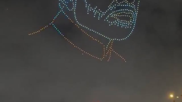 प्रधानमंत्री मोदी के जन्मदिन पर मरीन ड्राइव पर ड्रोन से बनाया गया उनका चित्र

मुंबई, महाराष्ट्र; प्रधानमंत्री नरेंद्र मोदी के जन्मदिन पर एक शानदार श्रद्धांजलि के रूप में, एक अद्भुत ड्रोन शो#politics