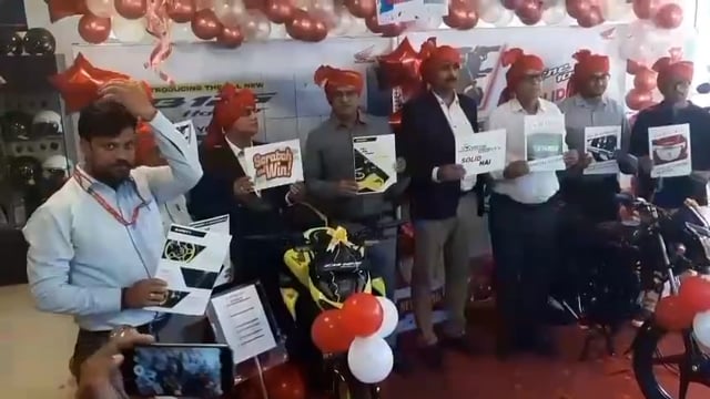 मां अम्बे होंडा शोरूम में नई शाइन 100 DX एवं सीबी 125 हॉर्नेट का भव्य लोकार्पण 