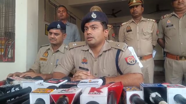 तस्करों के मंसूबों पर पुलिस फेर रही पानी,जानिए कैसे लाखों के गांजा को पकड़े