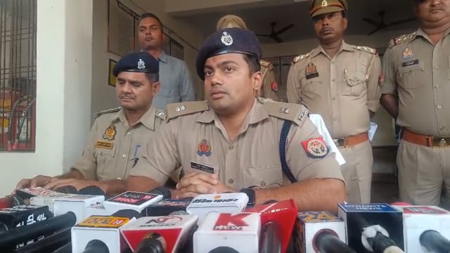 तस्करों के मंसूबों पर पुलिस फेर रही पानी,जानिए कैसे लाखों के गांजा को पकड़े