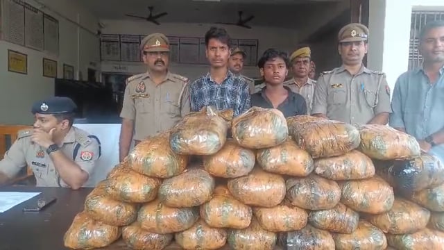 तस्करों के मंसूबों पर पुलिस फेर रही पानी,जानिए कैसे लाखों के गांजा को पकड़े