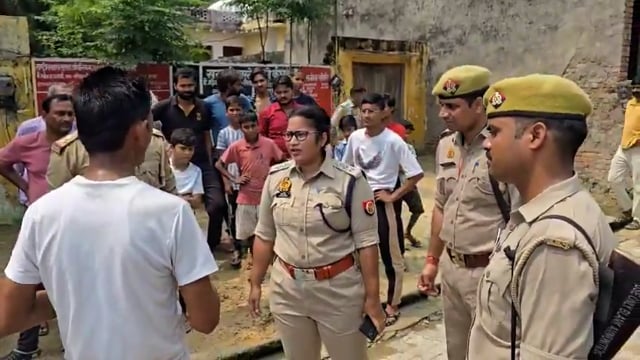 बुलंदशहर: पत्थर के स्लैब से मज़दूर की बेरहमी से हत्या; बाजरे के खेत में मिला शव

उत्तर#politics